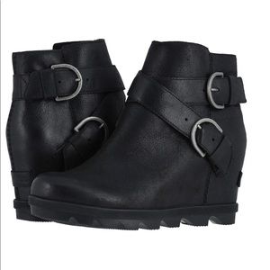 NWOT SOREL Sz 9 Joan of Arctic Black Leather wedge boots.